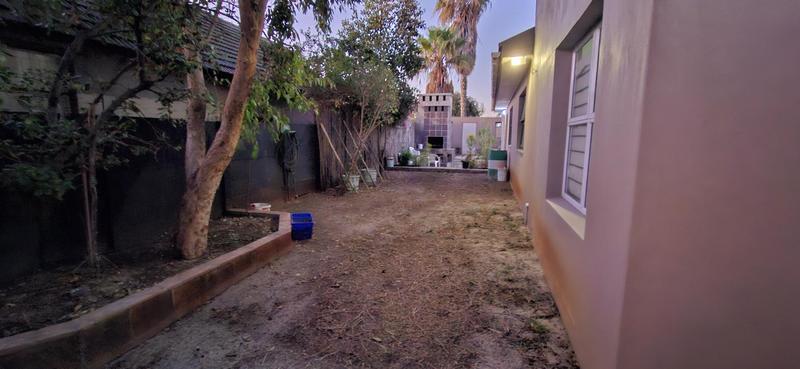4 Bedroom Property for Sale in Bothasig Western Cape